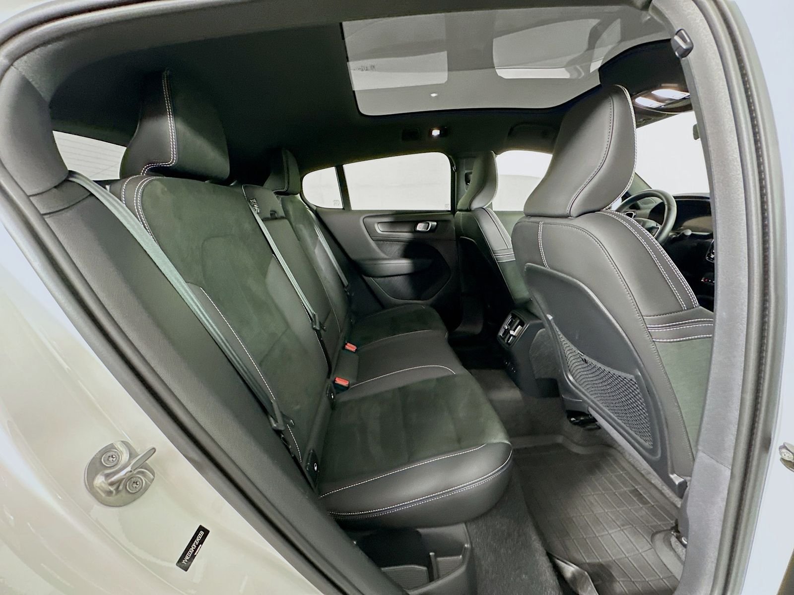Used 2023 Crystal White Volvo Ultimate image 29