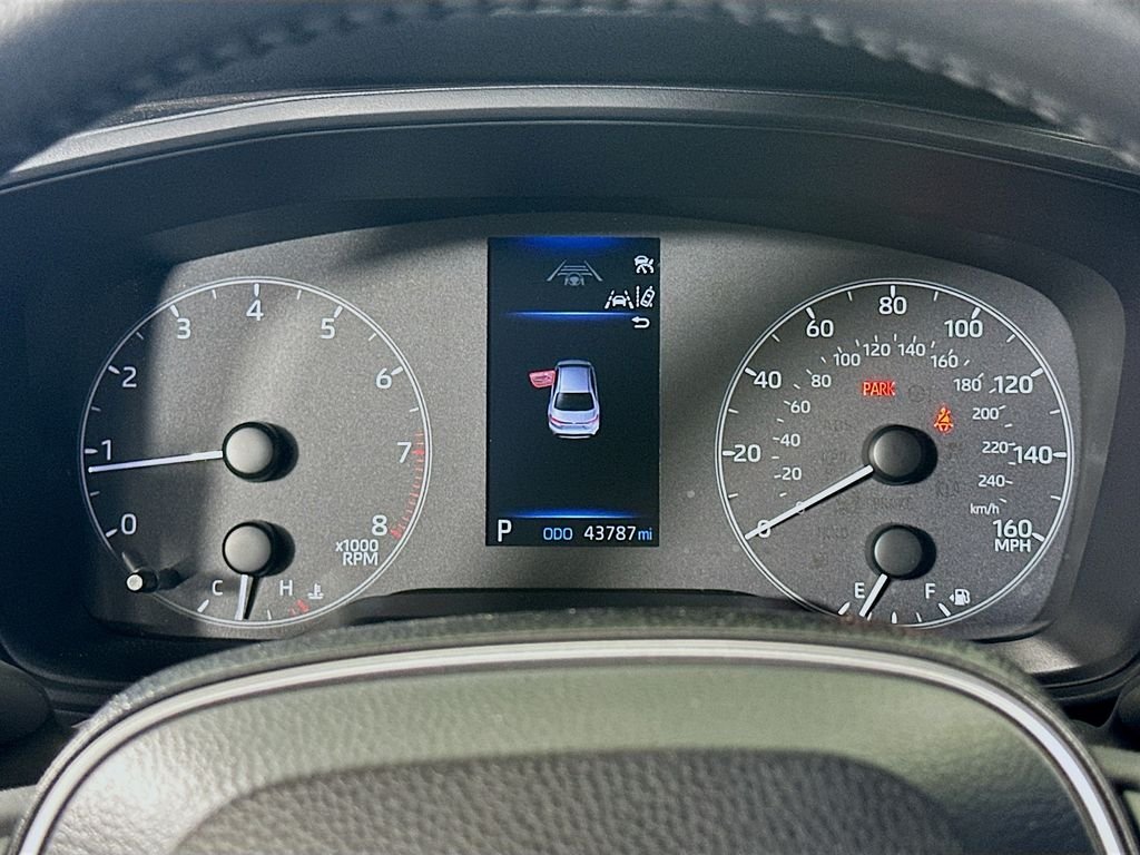 Used 2024  Toyota SE image 12