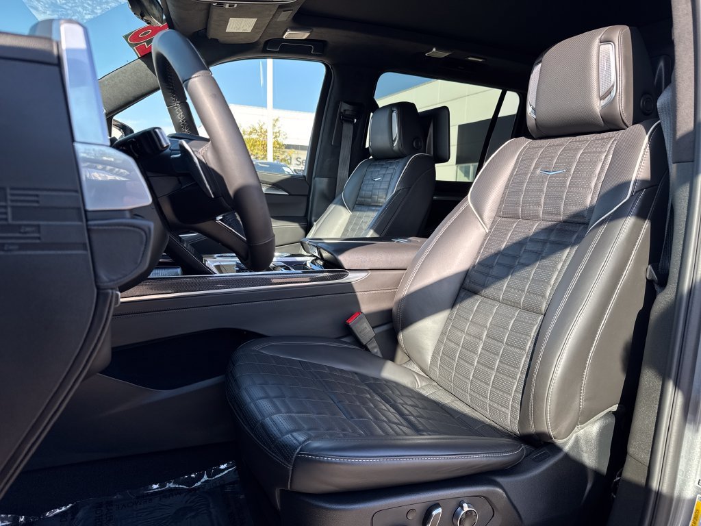 2026 Cadillac Escalade ESV V-Series - Photo 15