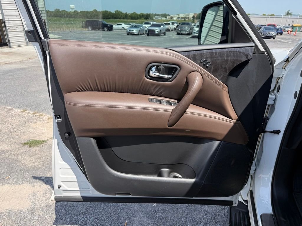 Used 2023 White Nissan Platinum image 7