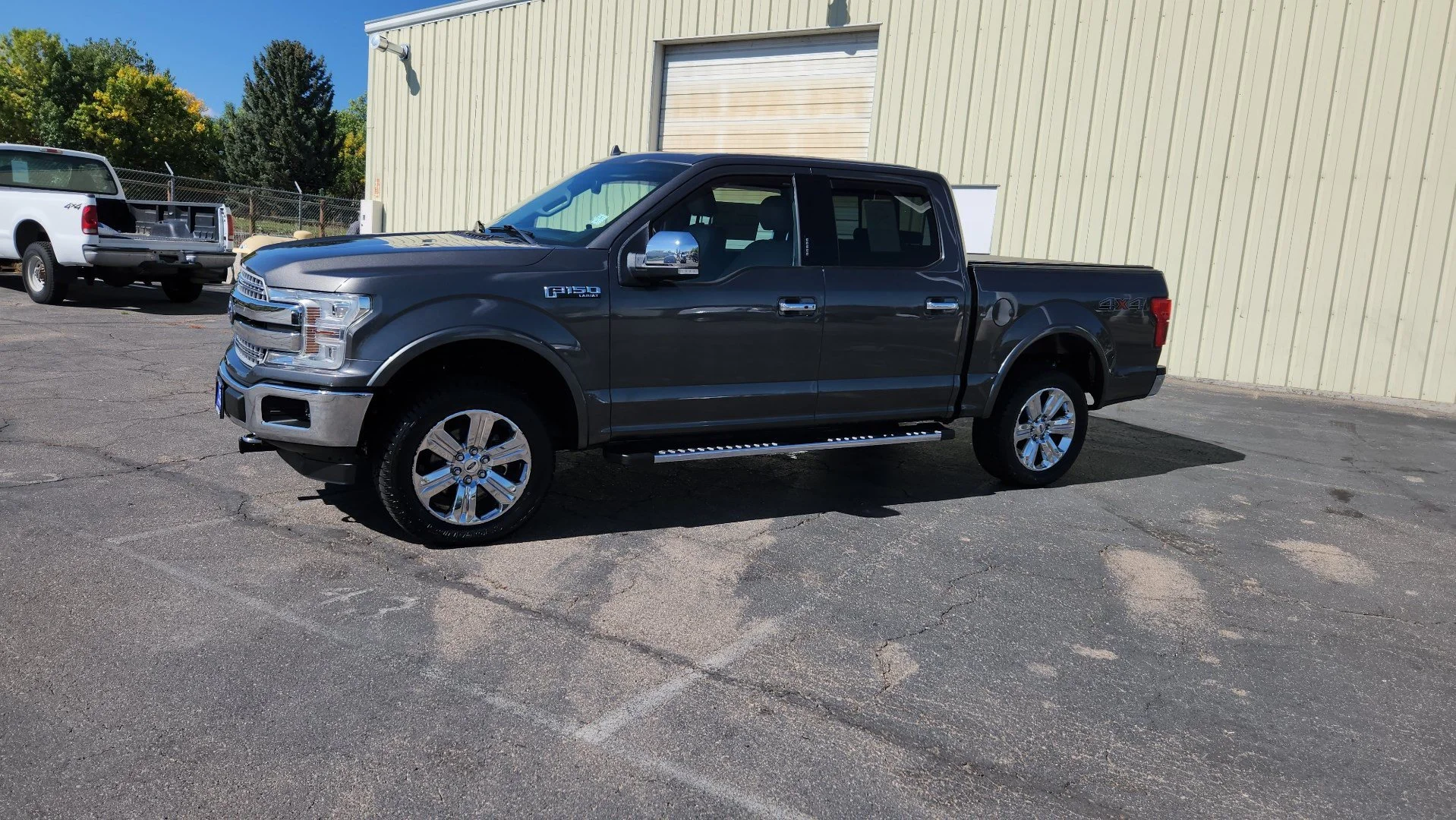 Certified Used 2018 Magnetic Ford LARIAT image 3