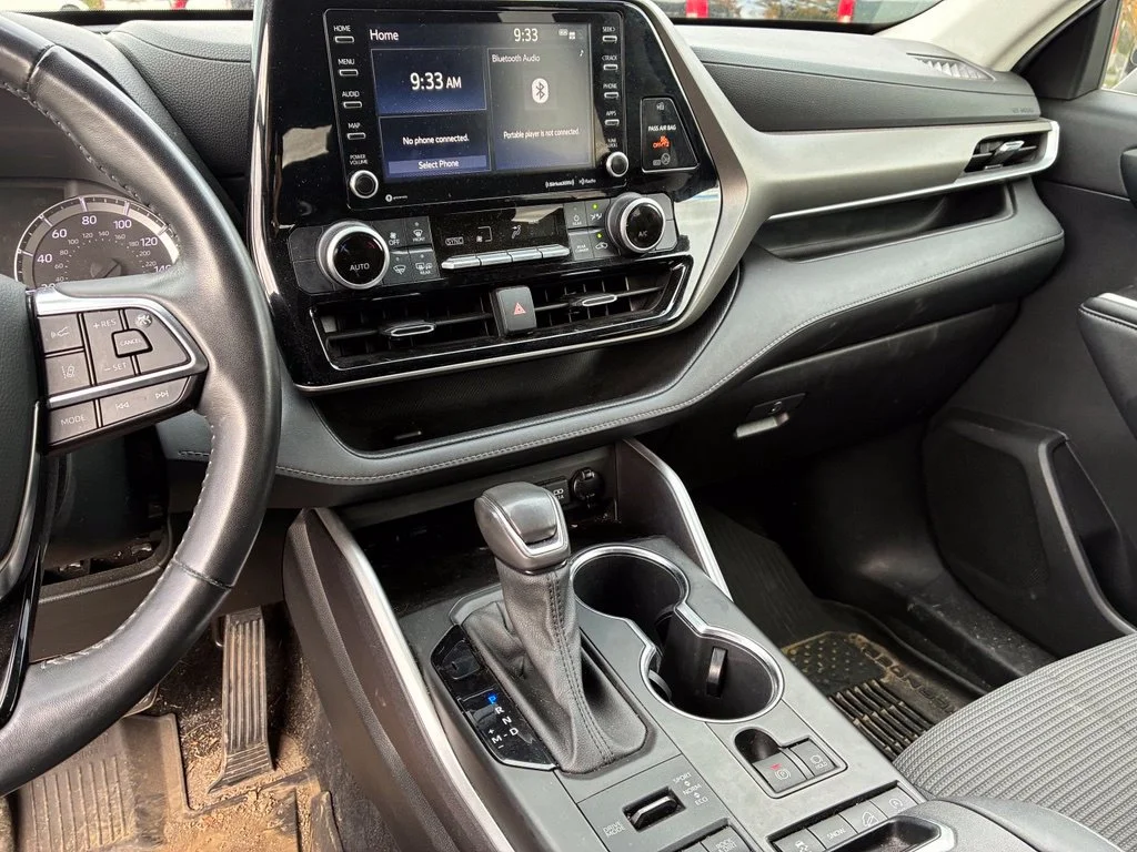 Used 2021 Gray Toyota LE image 10