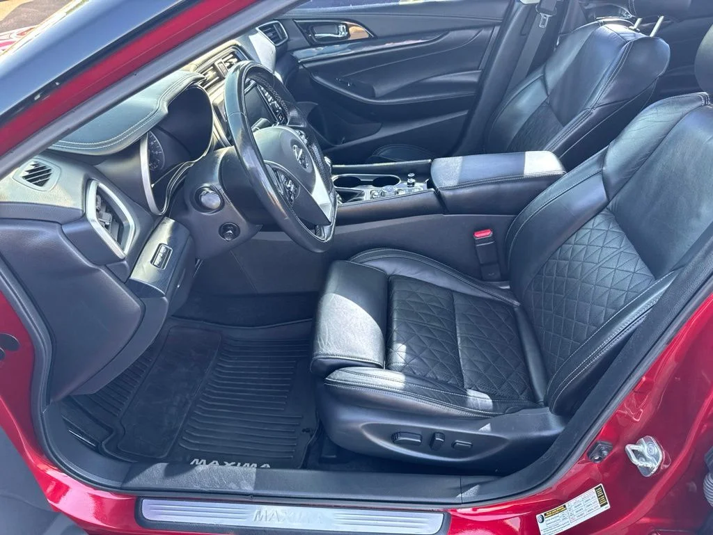 Used 2022 Scarlet Ember Nissan Platinum image 13