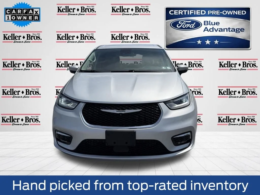 Used 2023 Silver Mist Clearcoat Chrysler Touring L image 2