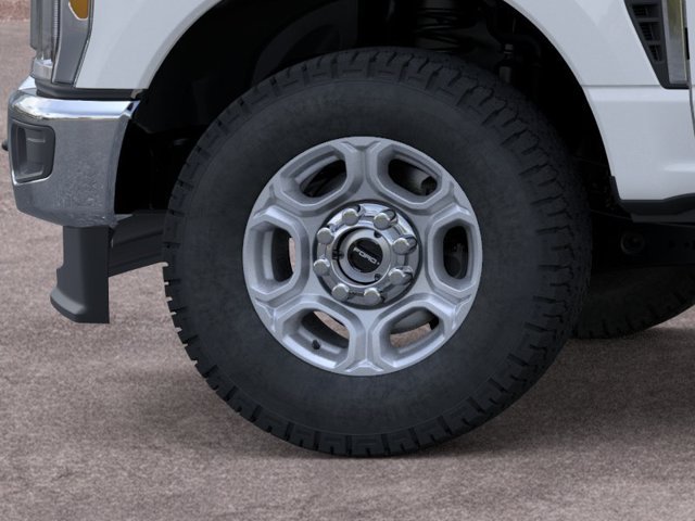 New 2026 Oxford White Ford XLT image 19