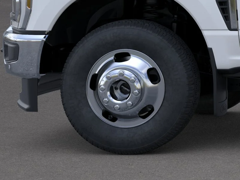 New 2026 Star White Metallic Tri-Coat Ford F-350® Lariat® image 19