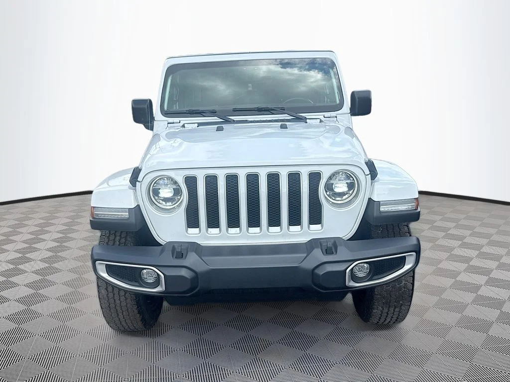Used 2022 White Jeep Unlimited Sahara image 2