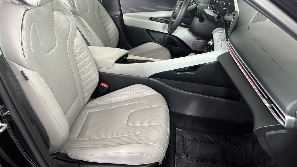 2024 Hyundai Elantra Limited - Photo 22
