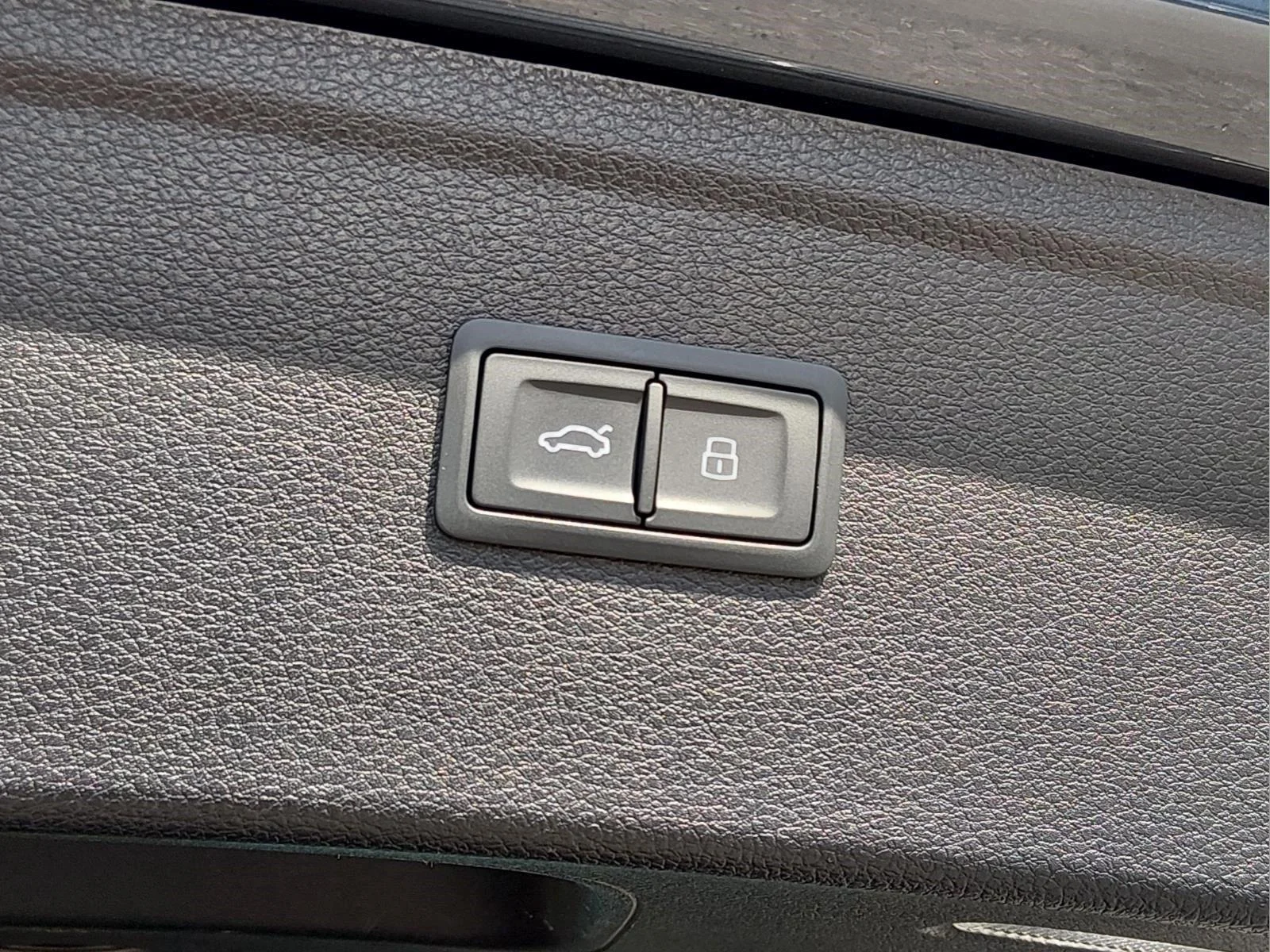 Used 2019 Manhattan Gray Metallic Audi Premium Plus image 24