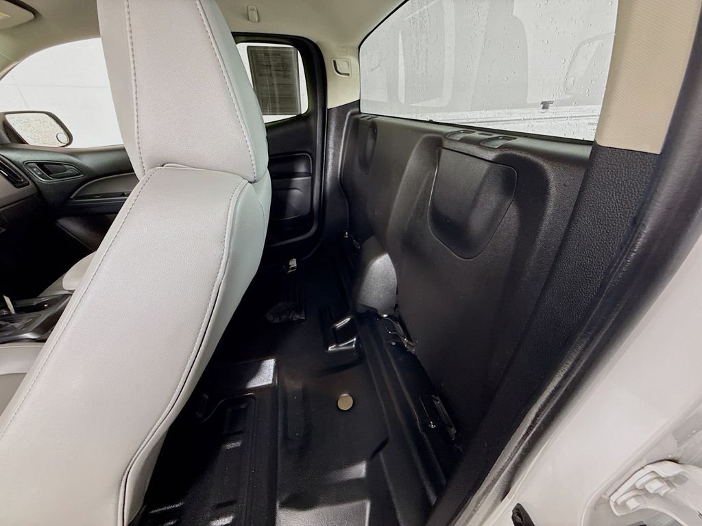 Used 2019 WHITE Chevrolet Work Truck image 22