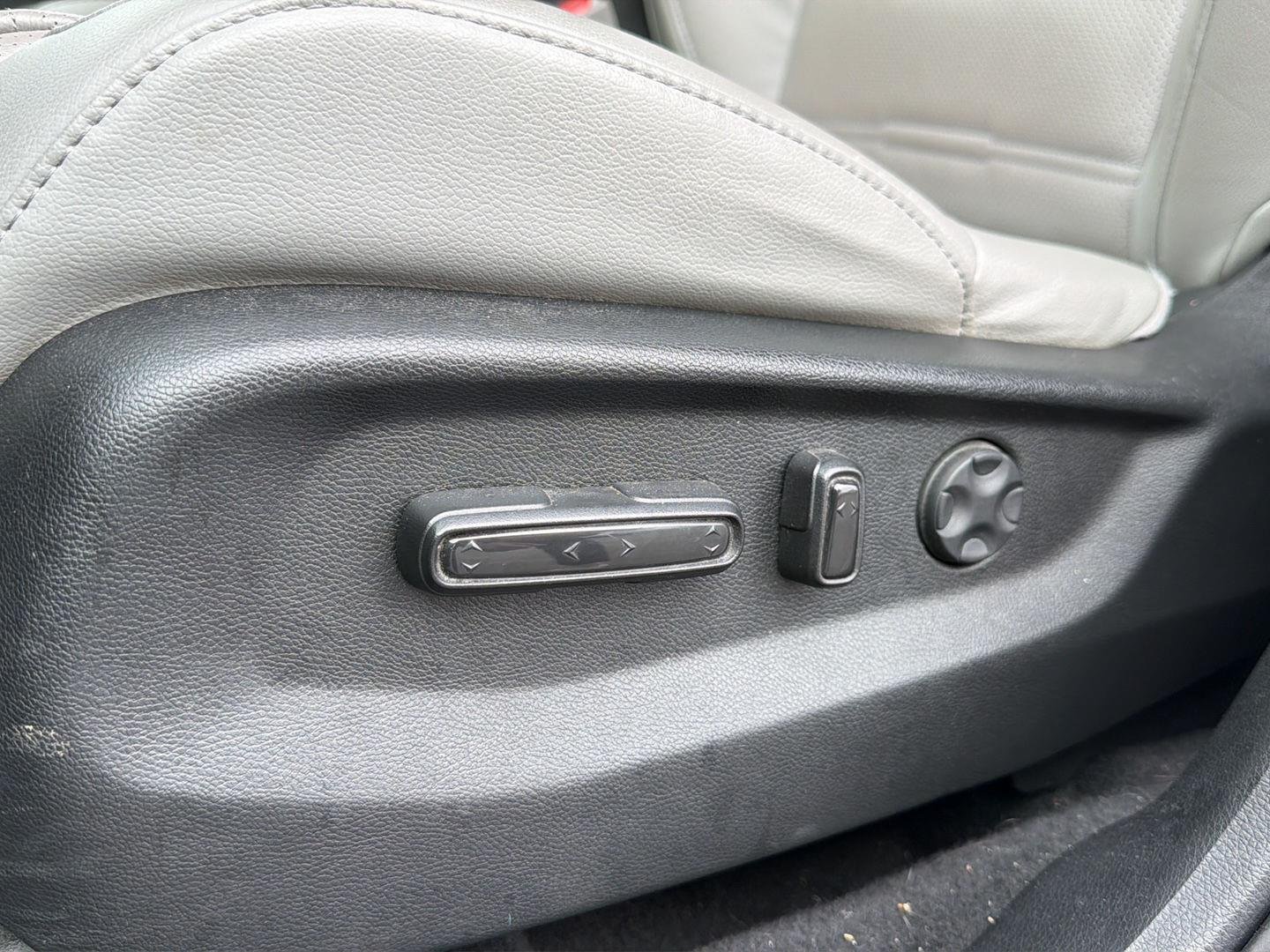 Used 2019 Lunar Silver Metallic Honda EX-L image 20