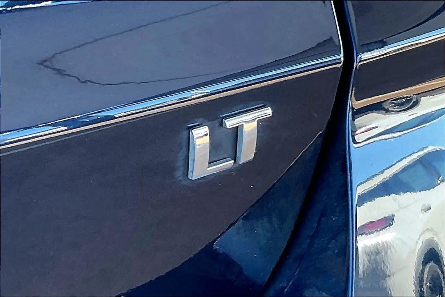 Used 2017 Blue Velvet Metallic Chevrolet LT image 10