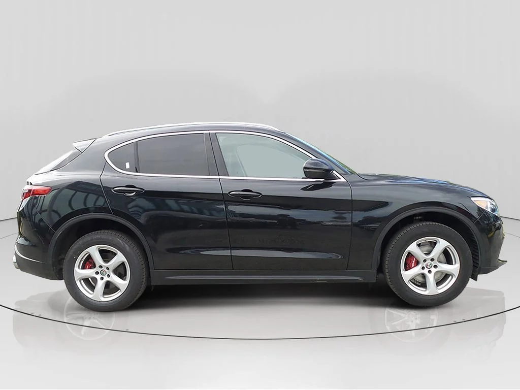 Used 2019 Black Alfa Romeo Base image 8