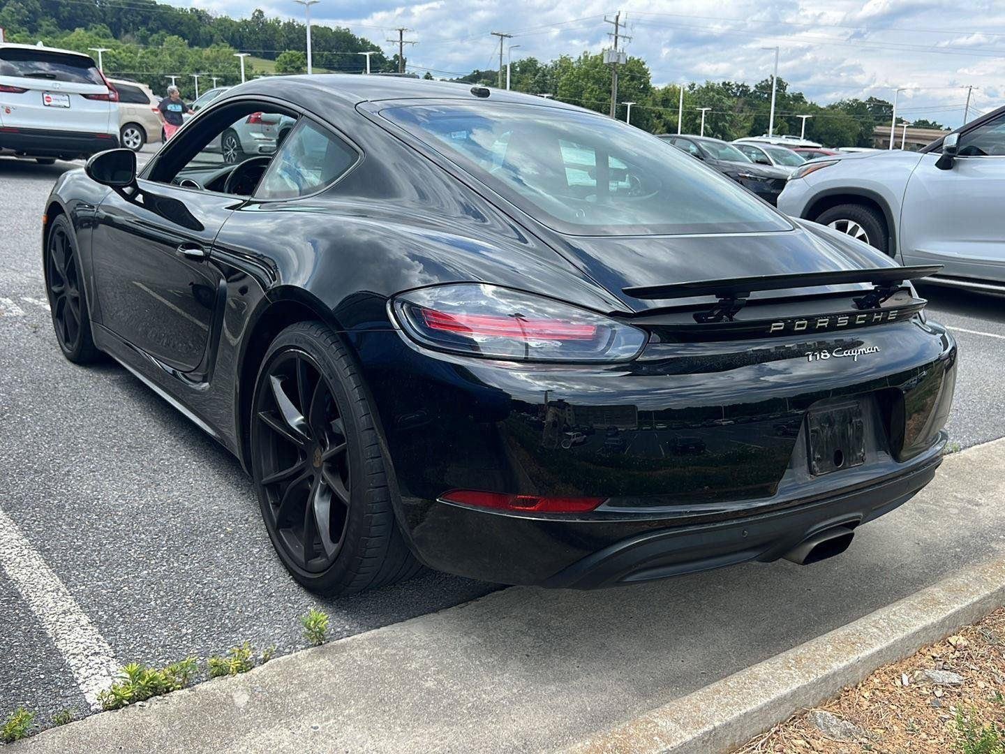 Used 2019  Porsche Base image 2