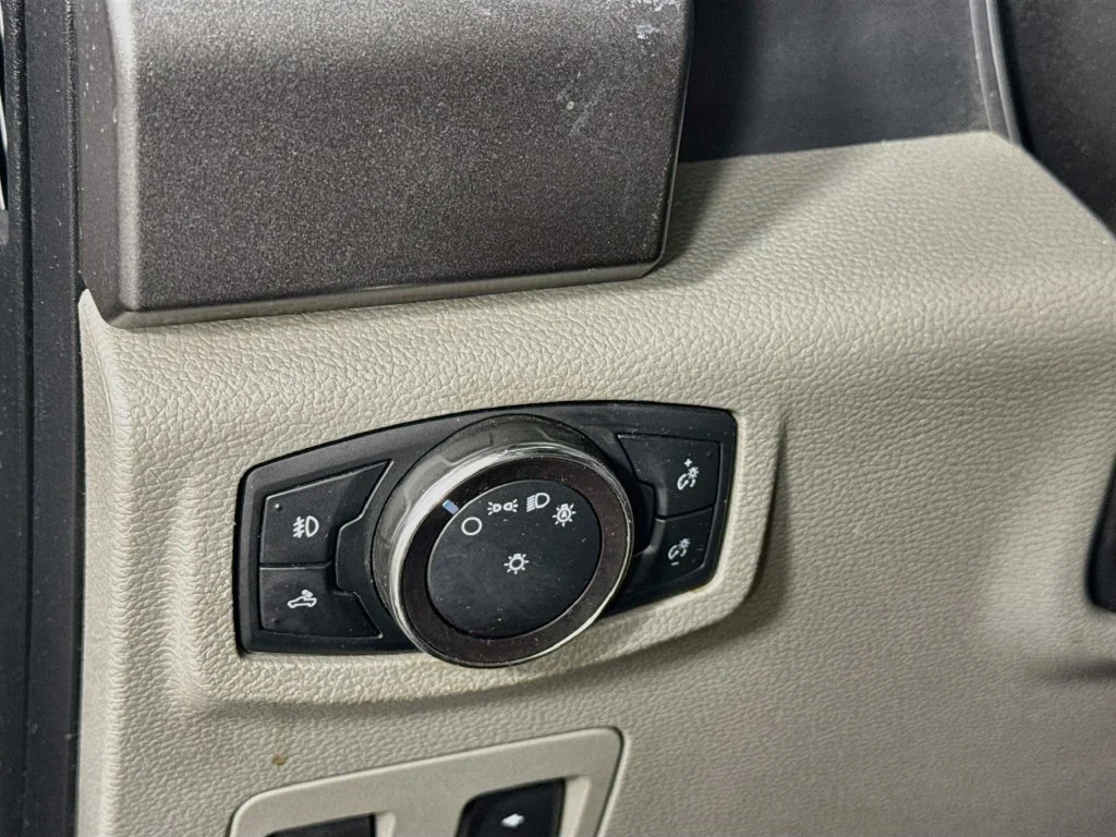 Used 2019 Gray Ford XLT image 10