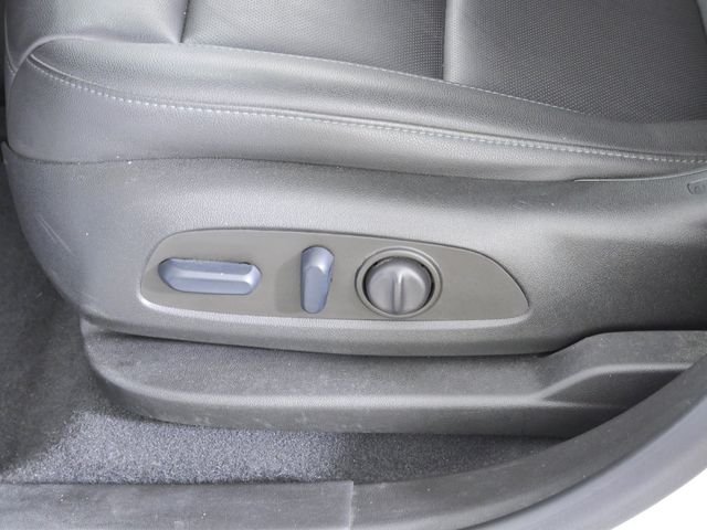 Used 2022 White Chevrolet LT image 22