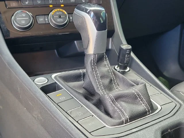 2023 Volkswagen Jetta SE - Photo 32
