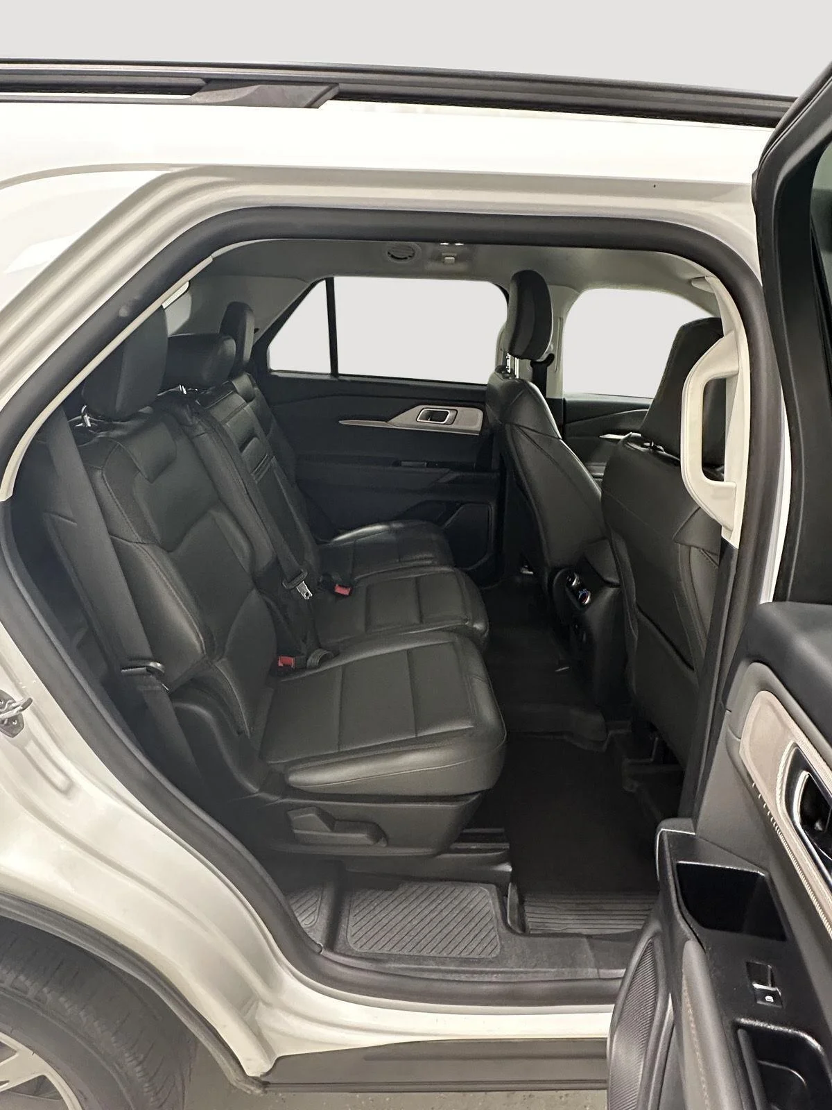 Used 2025 White Ford Active image 24