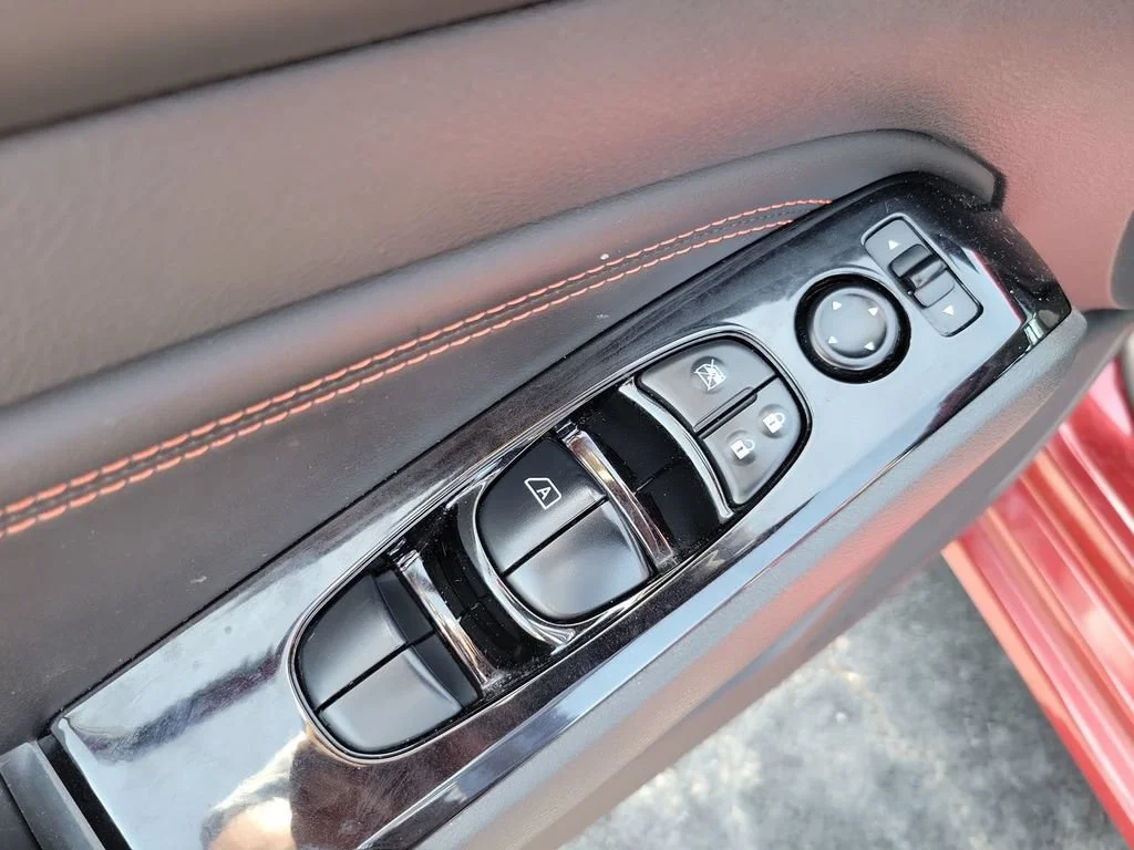 Used 2023 Red Nissan SR FWD image 22