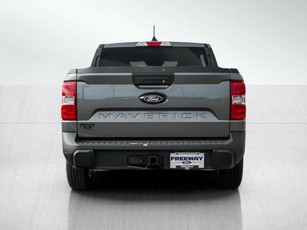 New 2026 Carbonized Gray Metallic Ford XLT image 4