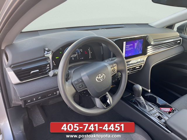 2025 Toyota Camry LE - Photo 12
