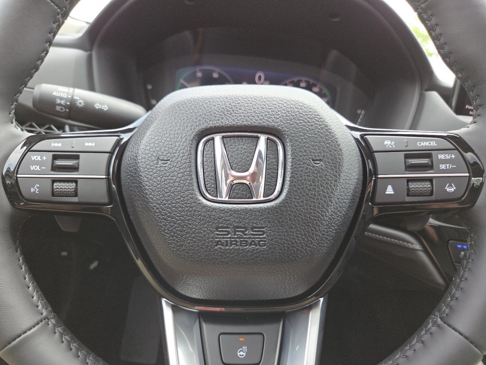 New 2026 Solar Silver Metallic Honda Touring image 33