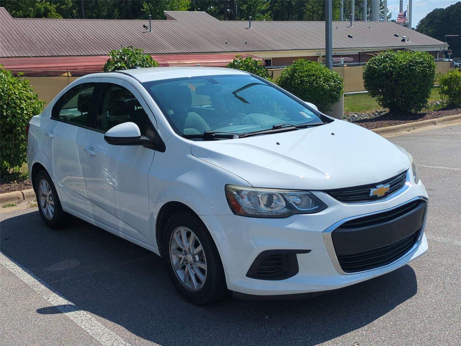 Used 2018  CHEVROLET LT image 4