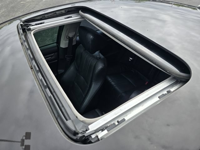 Used 2018 Black Honda Touring 1.5T image 3