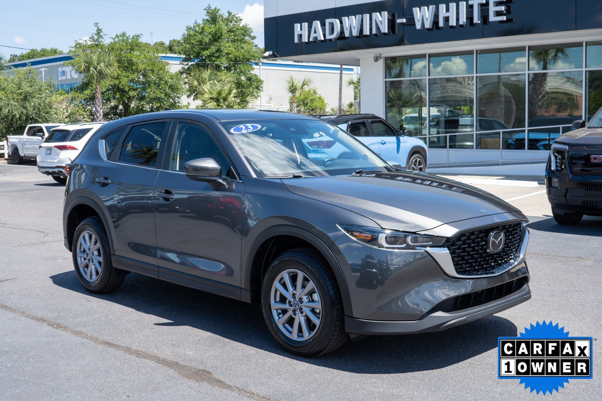 2023 Mazda CX-5 S Preferred package Auto AWD's photo