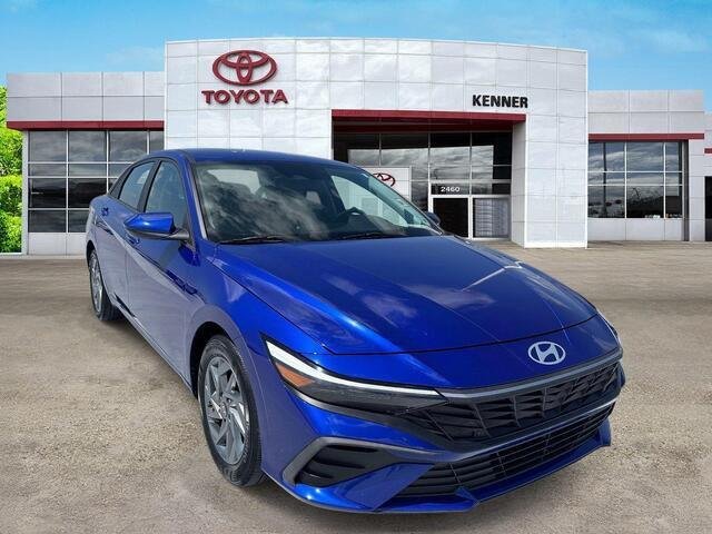 Used 2024 Intense Blue Hyundai SEL image 3