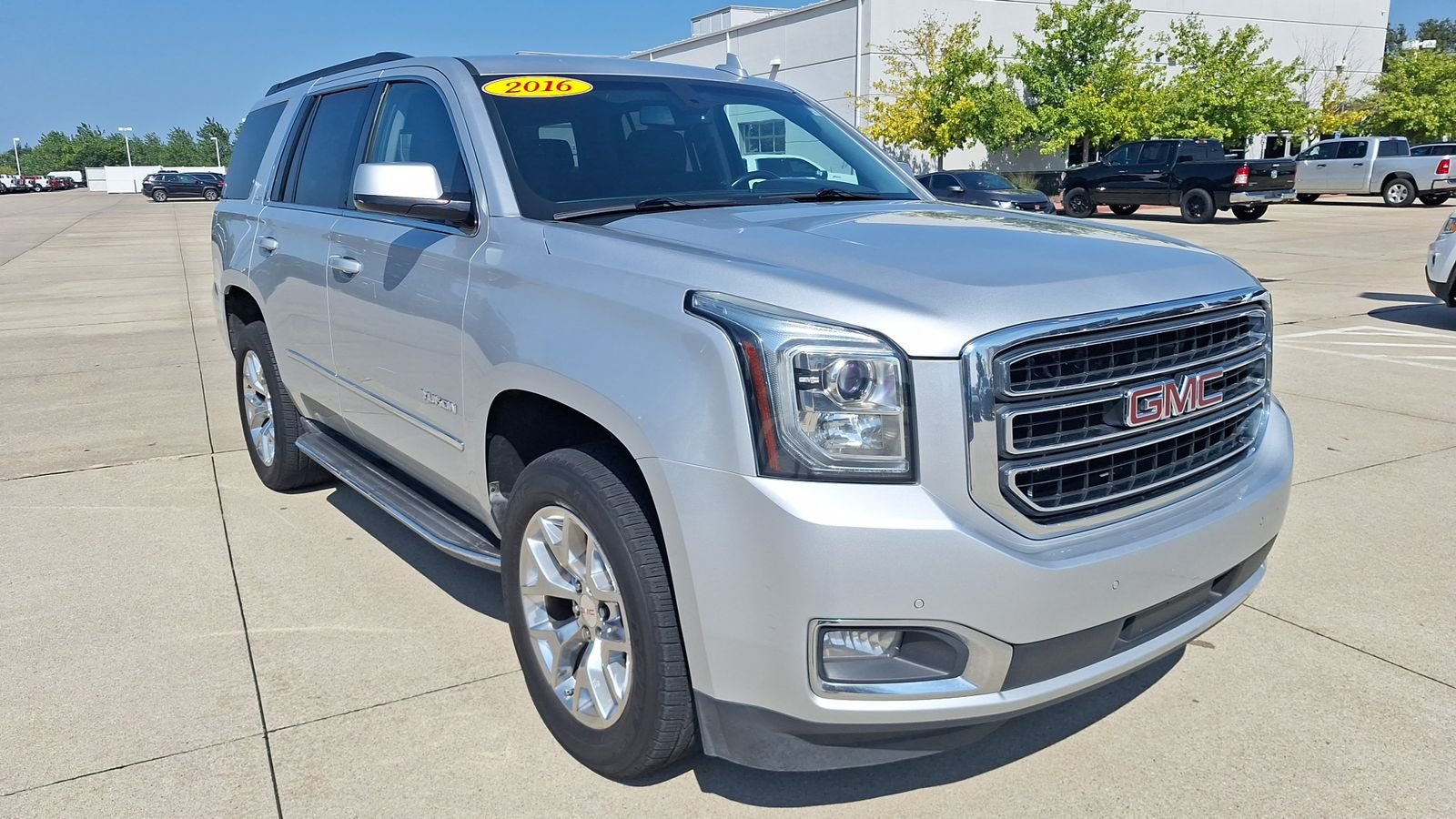 Used 2016 Silver GMC SLE image 2