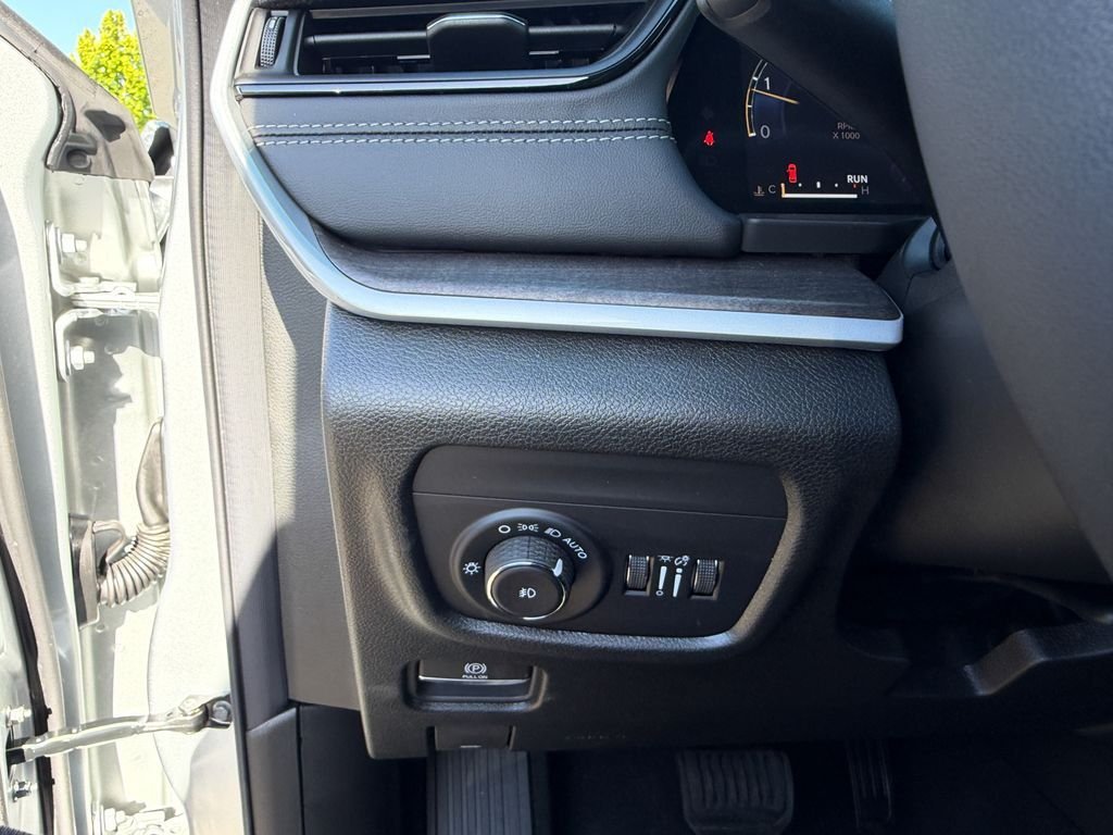 New 2026 Silver Zynith Jeep Limited image 17