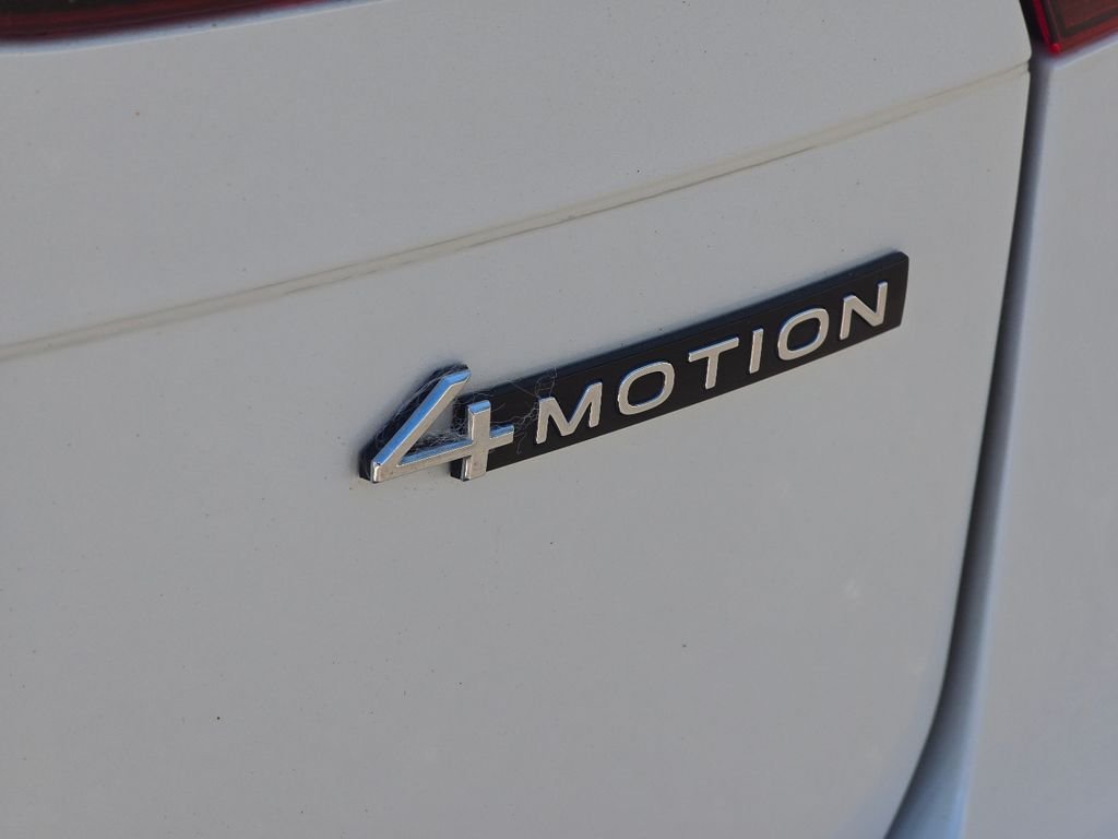 Used 2023 White Volkswagen 2.0T SE R-Line Black image 16