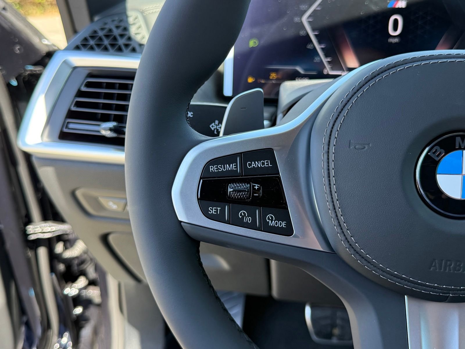 New 2026 Carbon Black Metallic BMW sDrive40i image 25
