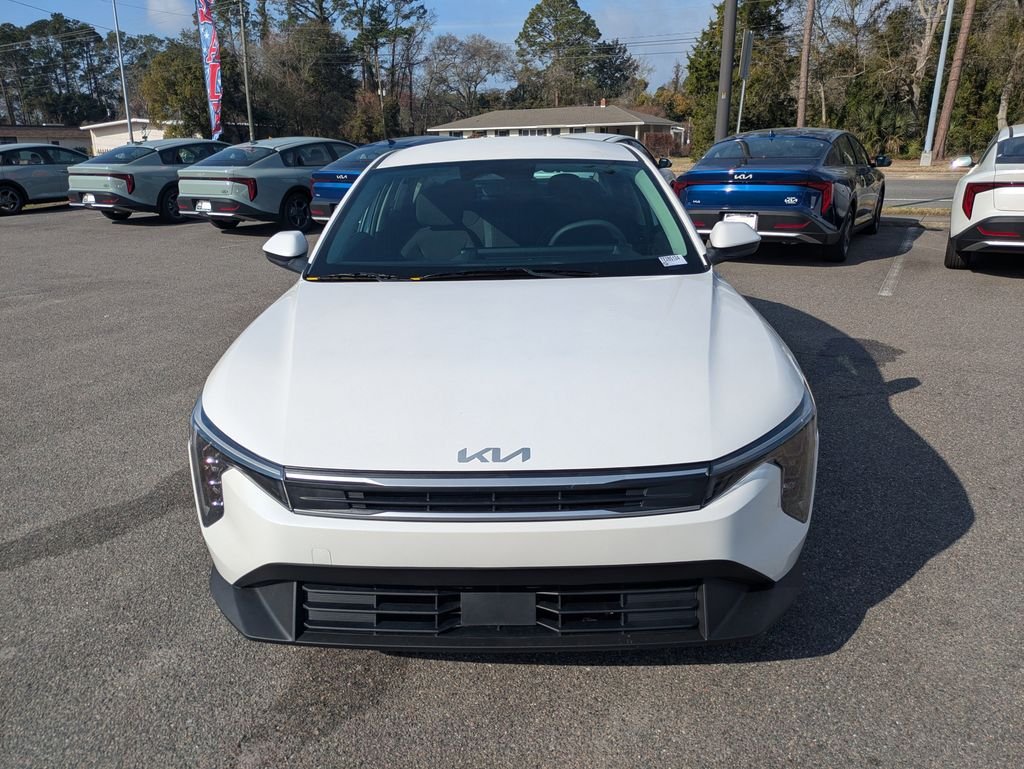 New 2026 Snow White Pearl Kia LXS image 9