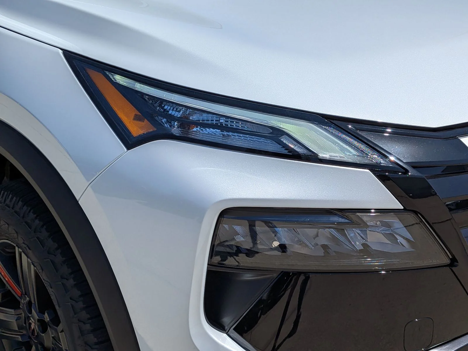 New 2026 White Pearl Nissan Rock Creek image 31