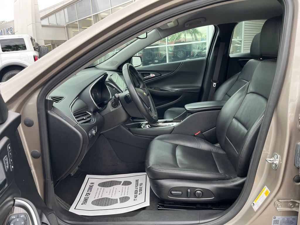 Used 2024 Mineral Gray Metallic Chevrolet LT image 11