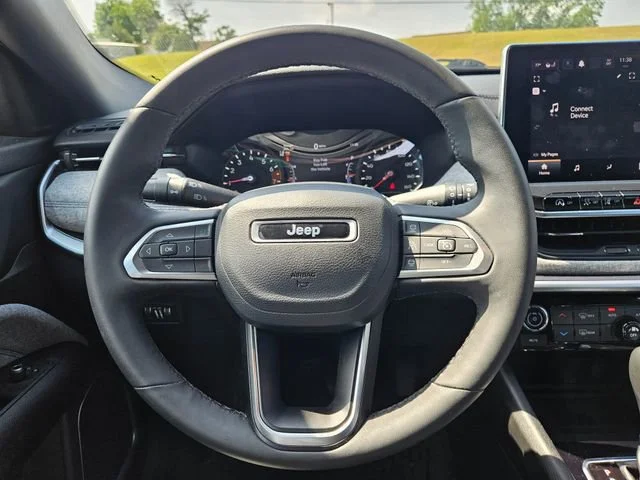 Used 2023 Gray Jeep Latitude image 14