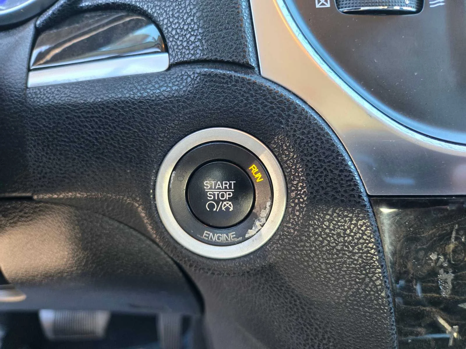 Used 2016  Chrysler 300C image 15