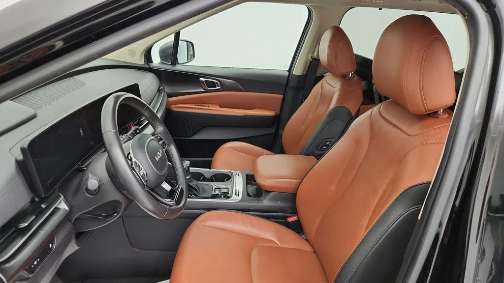 Used 2025 Aurora Black Pearl Kia SX FWD w/ Rear Seat Entertainment & Dark Edition Pkg image 19