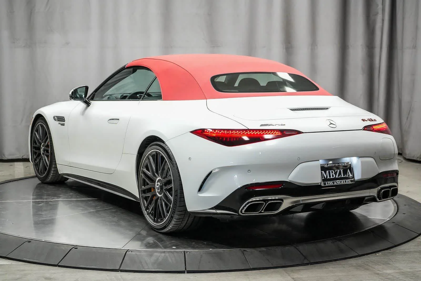 New 2025 MANUFAKTUR Moonlight White Metallic Mercedes-Benz AMG® SL 63 S E Performance Roadster image 47