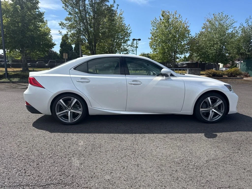 Used 2018 Eminent White Pearl Lexus 300 image 8