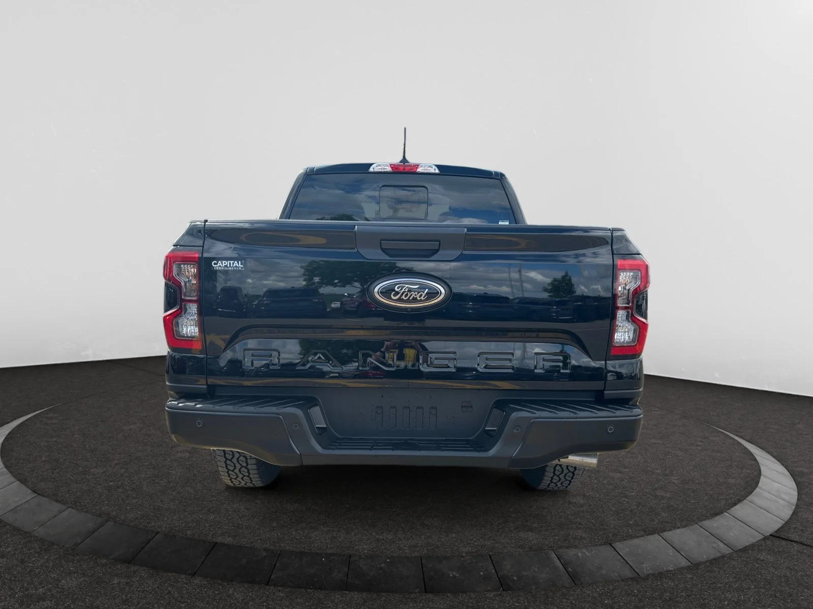 New 2026 Shadow Black Ford XLT image 4