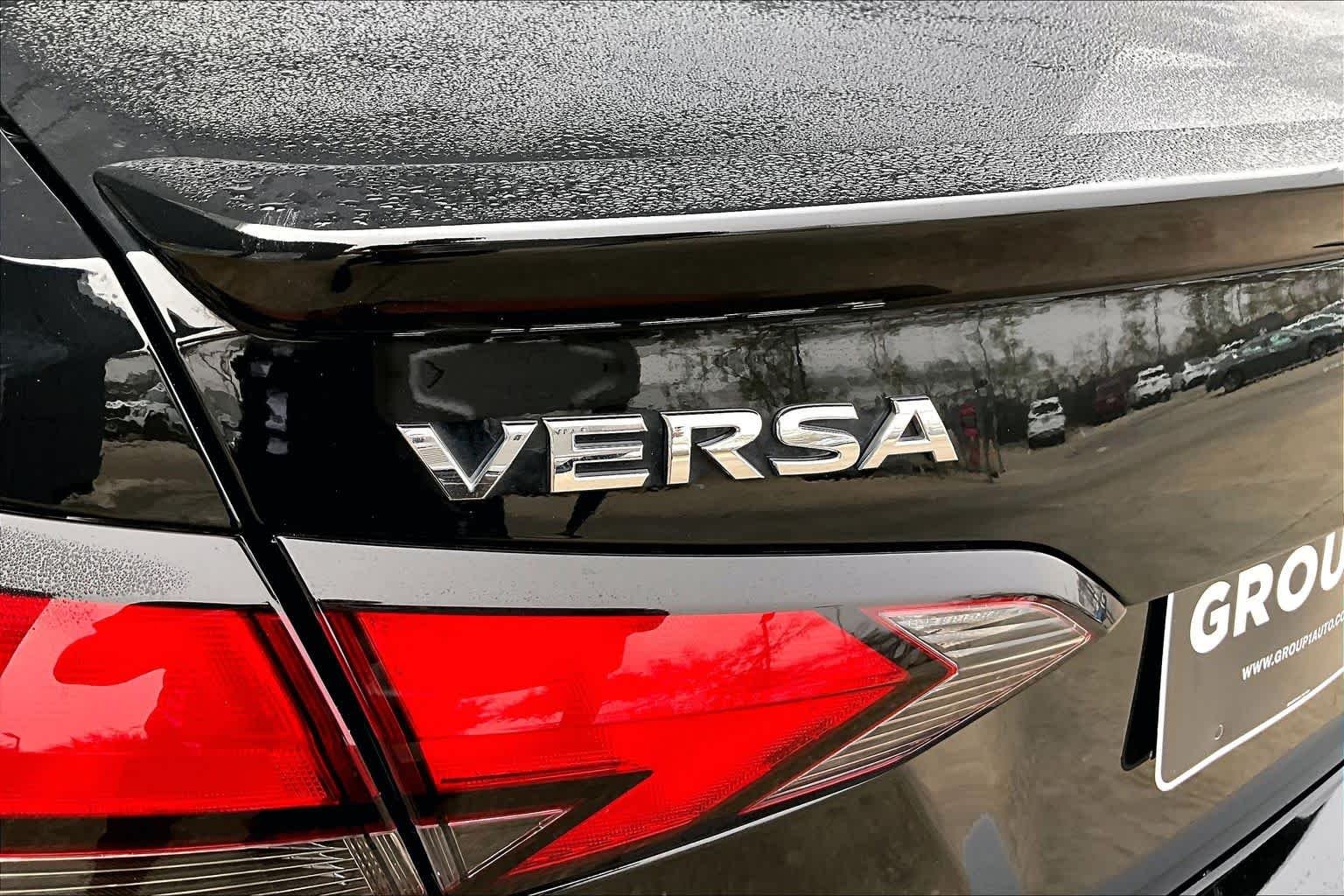 Used 2025 Super Black Nissan SR image 28