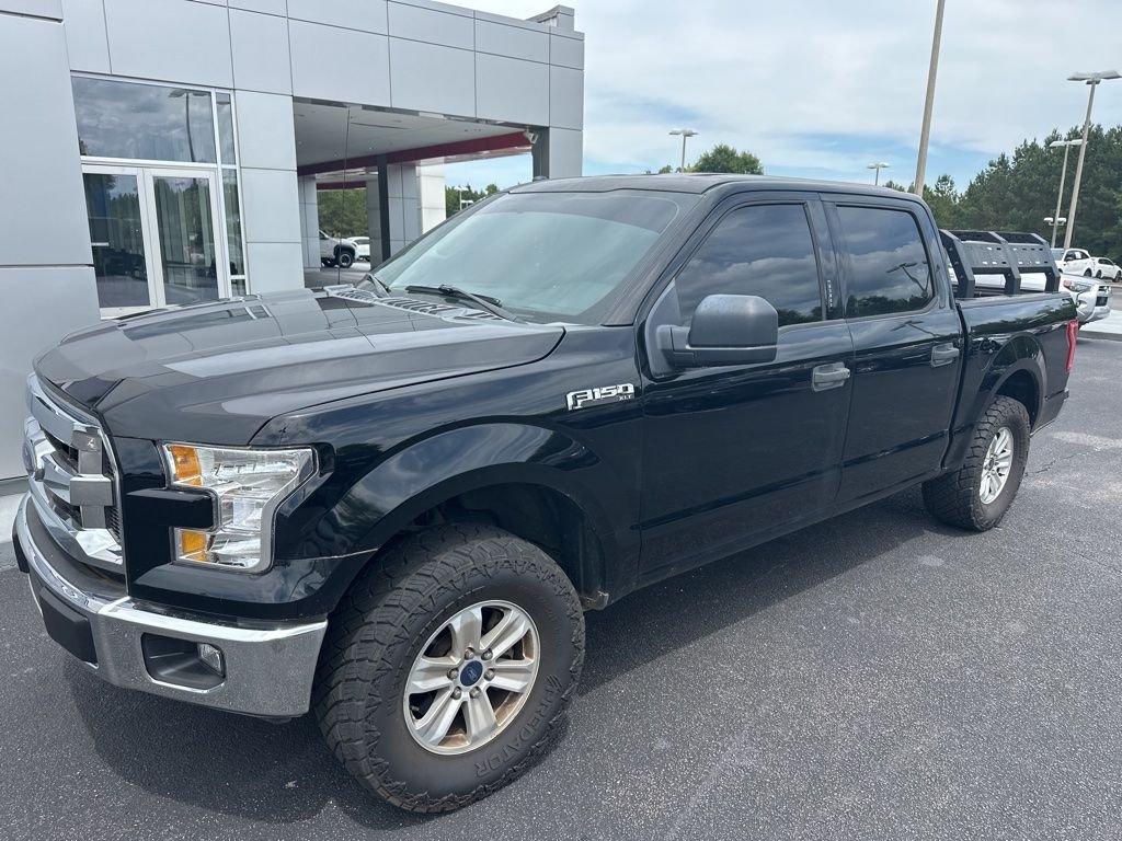 Used 2017  Ford XLT image 2