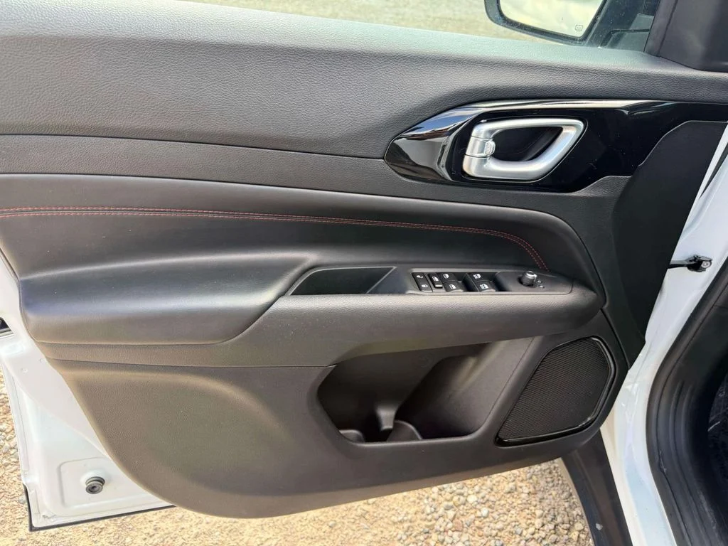 Used 2022 White Jeep Trailhawk image 14