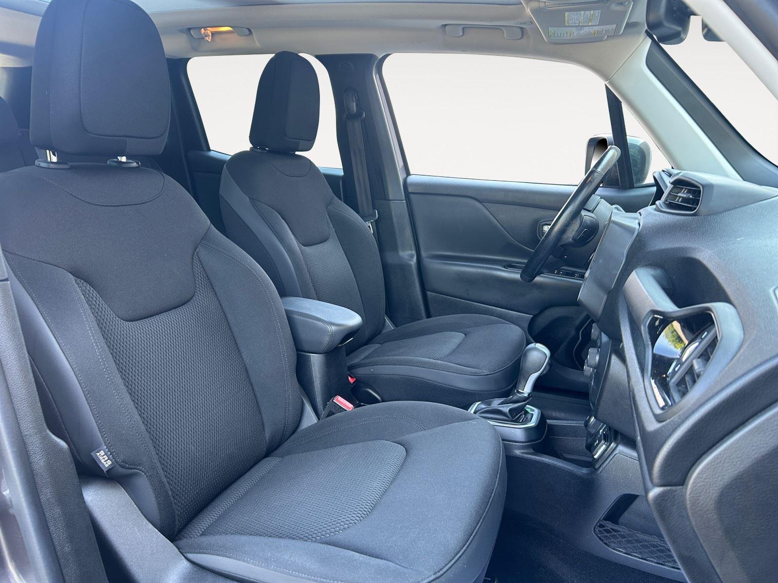 Used 2018  JEEP ALTITUDE image 15