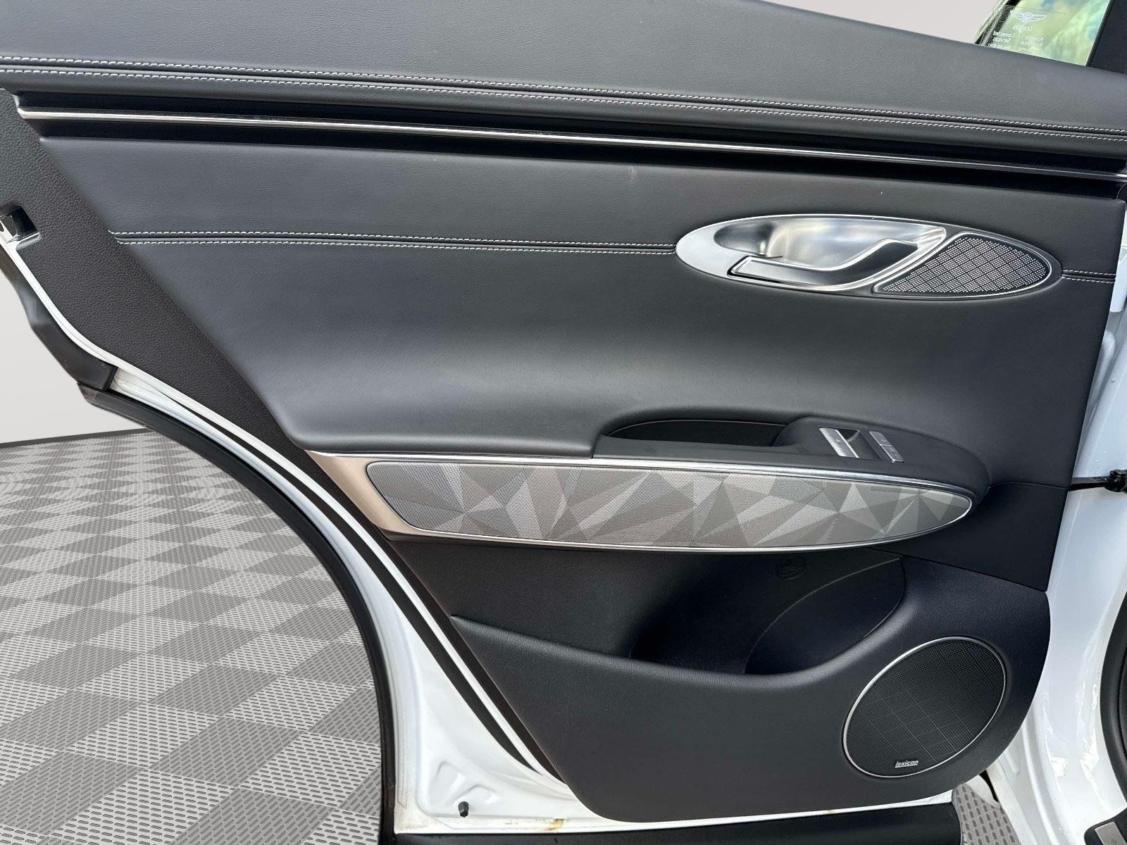 2025 GENESIS GV70 Sport - Photo 11