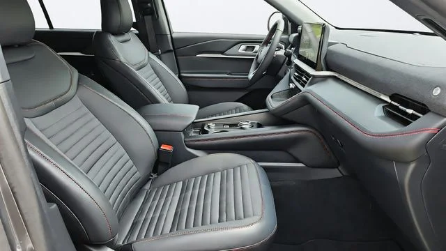 2026 Ford Explorer ST-Line - Photo 25