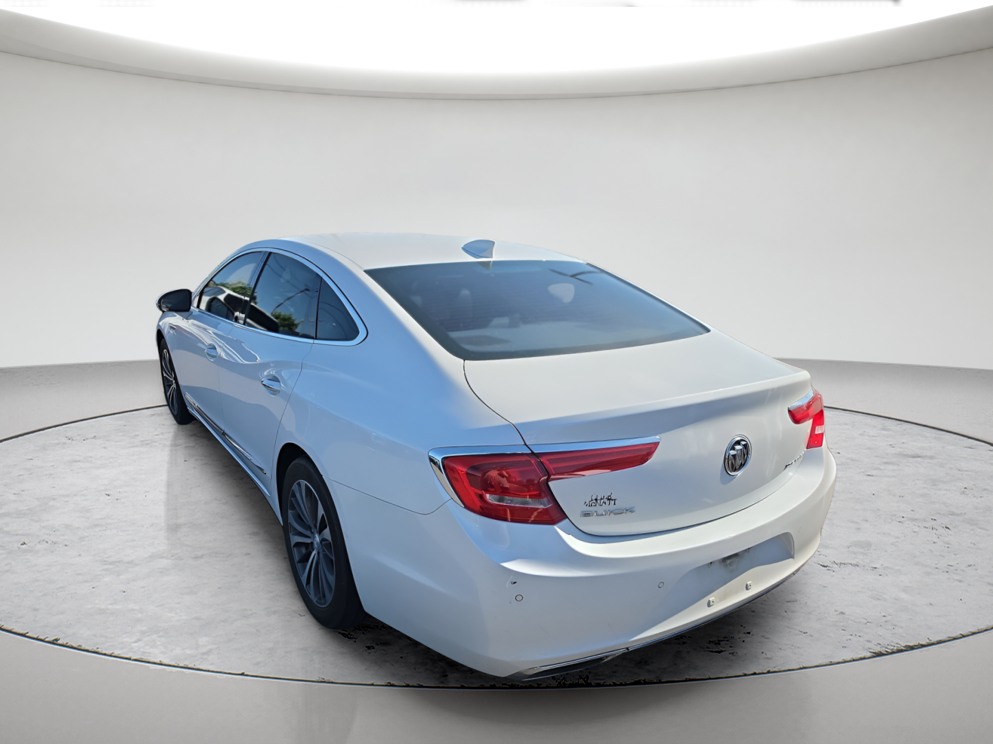 Used 2017 White Buick Essence image 9